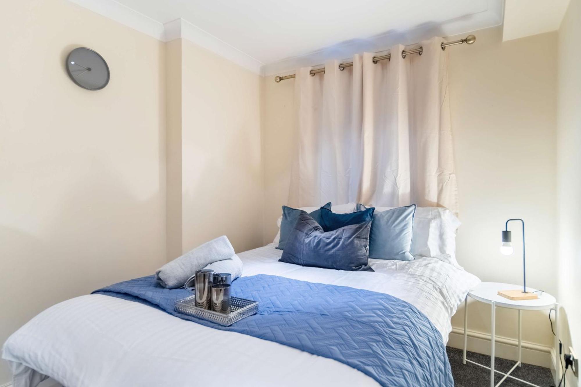 Hébergement de vacances Chic 3-bed Mews Townhouse St John's Wood With Free Wifi Londres