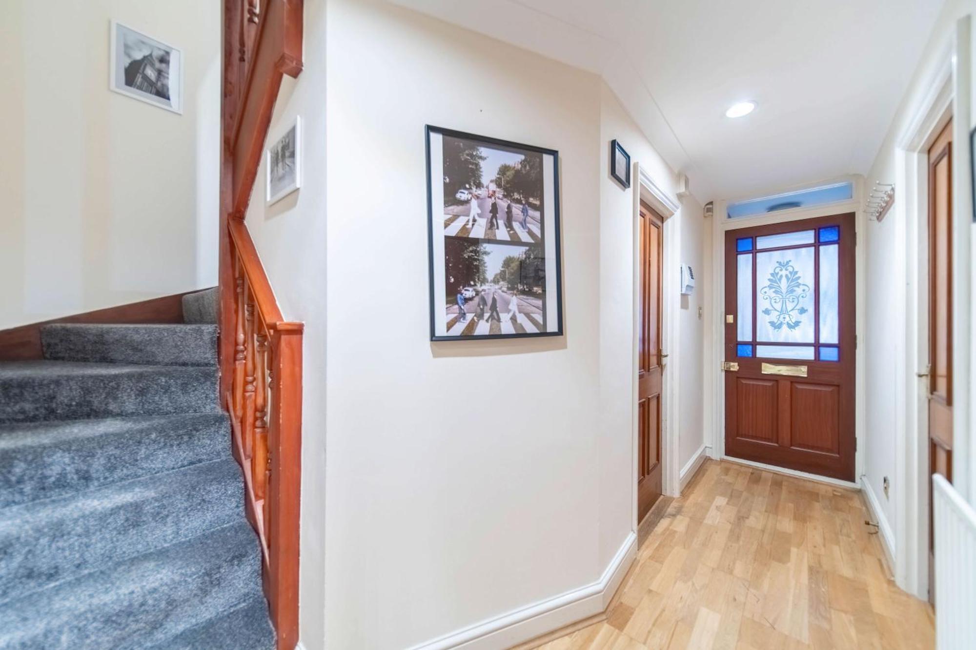 Chic 3-bed Mews Townhouse St John's Wood With Free Wifi Hébergement de vacances Londres