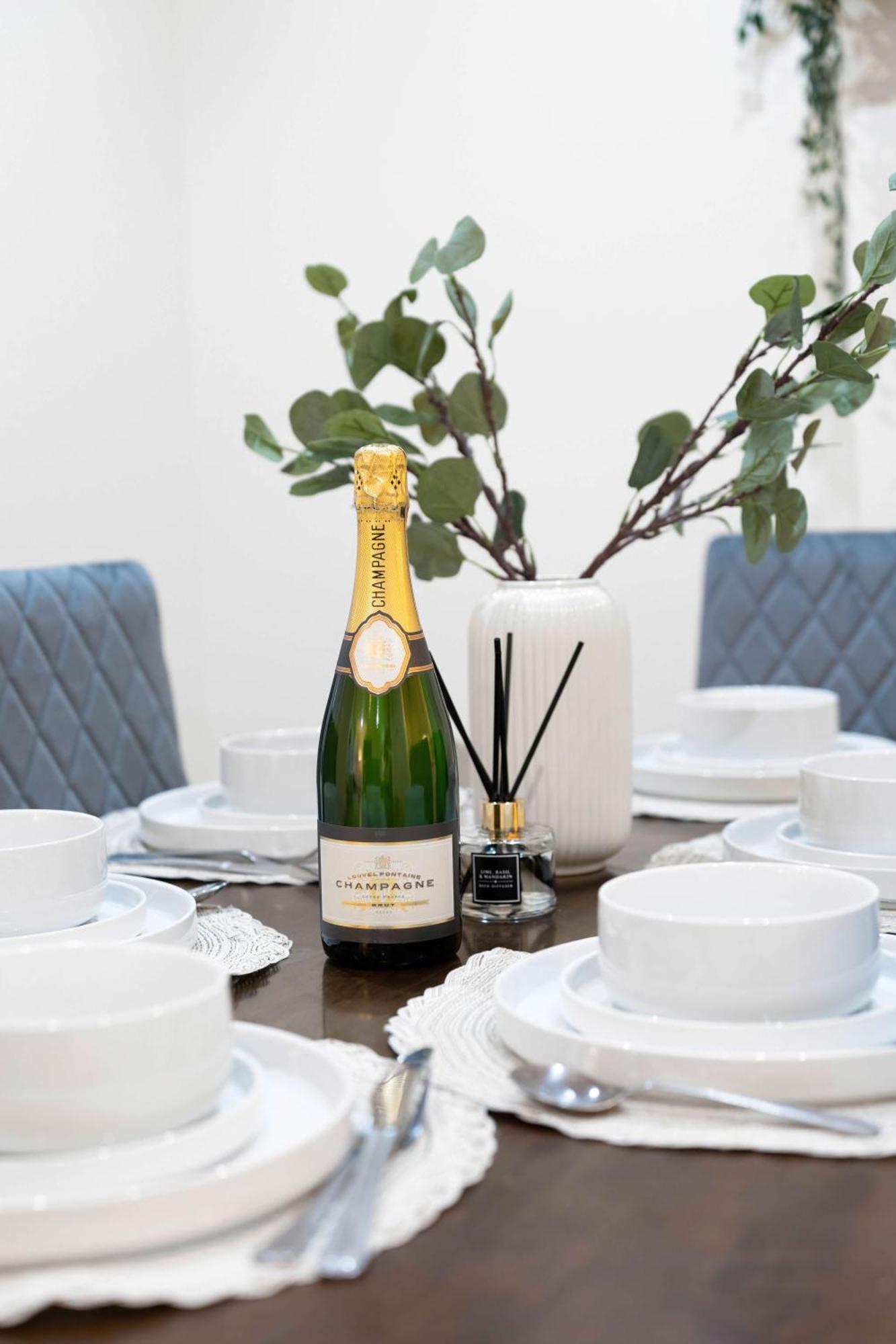 Chic 3-bed Mews Townhouse St John's Wood With Free Wifi Hébergement de vacances *