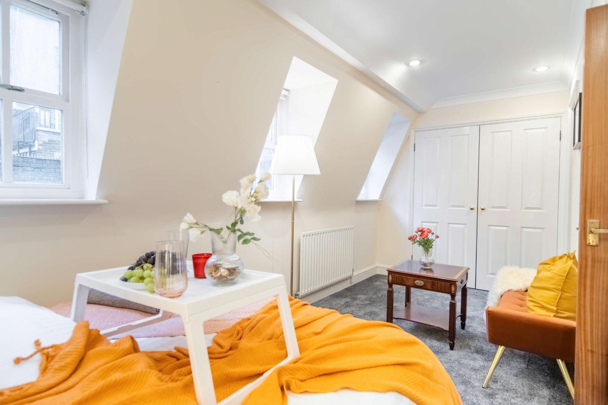 Chic 3-bed Mews Townhouse St John's Wood With Free Wifi Hébergement de vacances